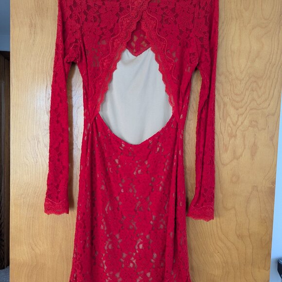 Red Dress - Picture 3 of 3